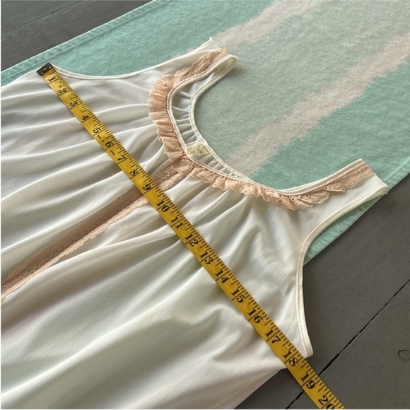 Vintage Lace Embroidered Nightgown & Robe Set White Nylon Made USA Large - Picture 11 of 14